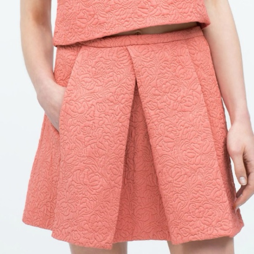 ZARA TRF Rose Pink Quilted Mini Skirt Size S Floral Pleated Front Pockets